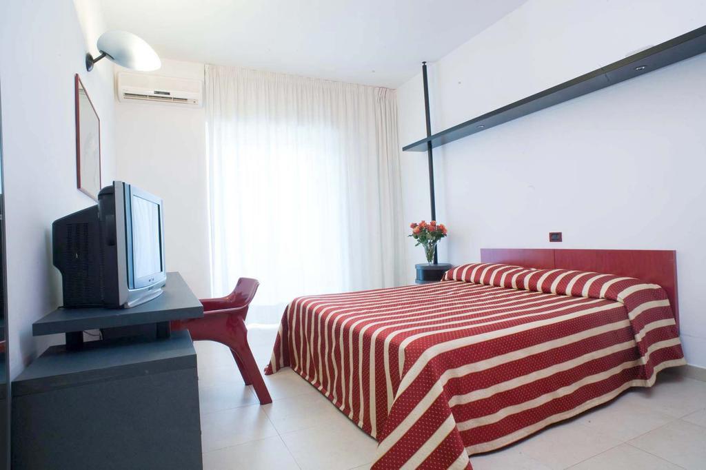 Garden Hotel Мольфетта Номер фото