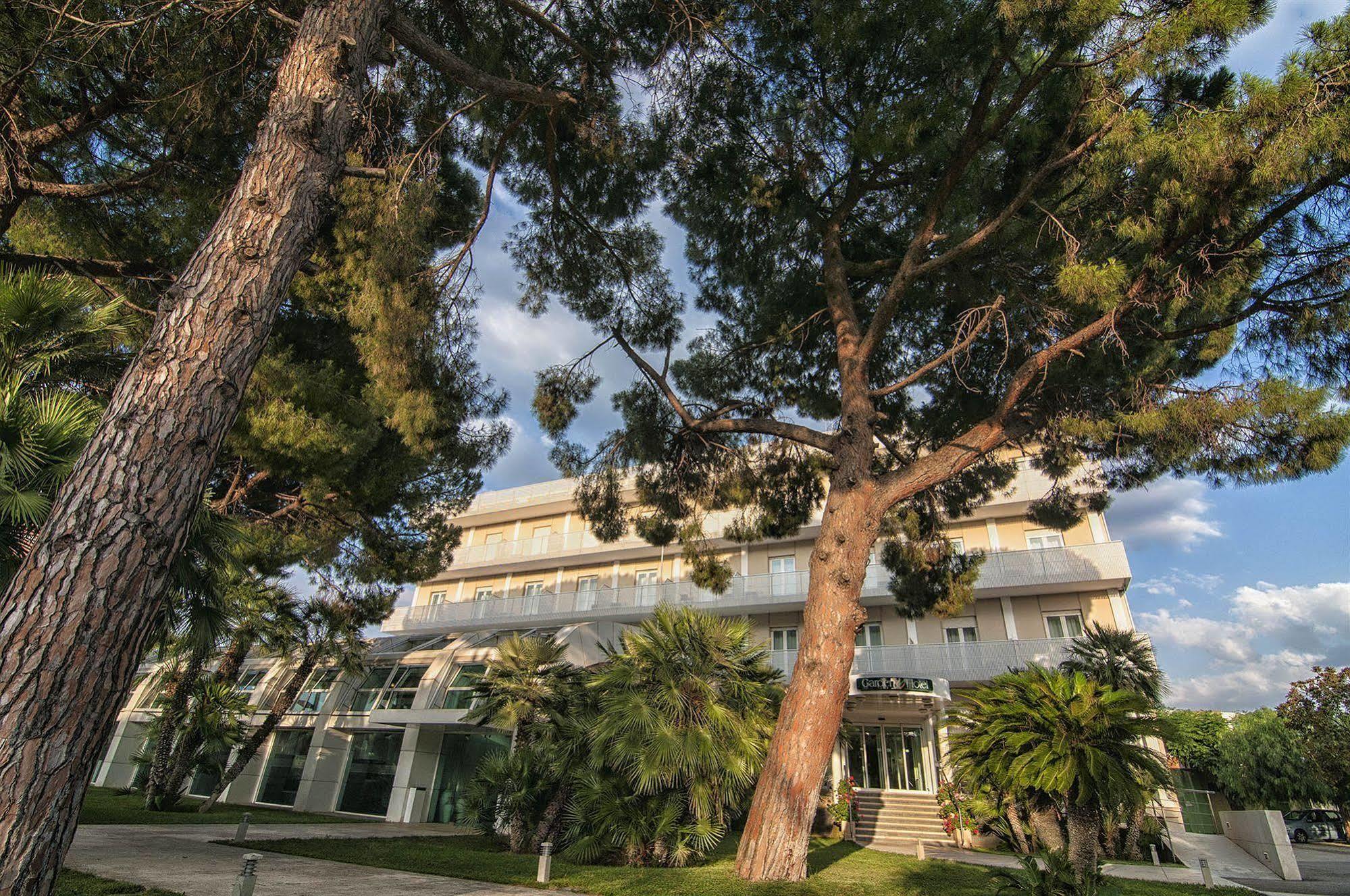 Garden Hotel Мольфетта Экстерьер фото