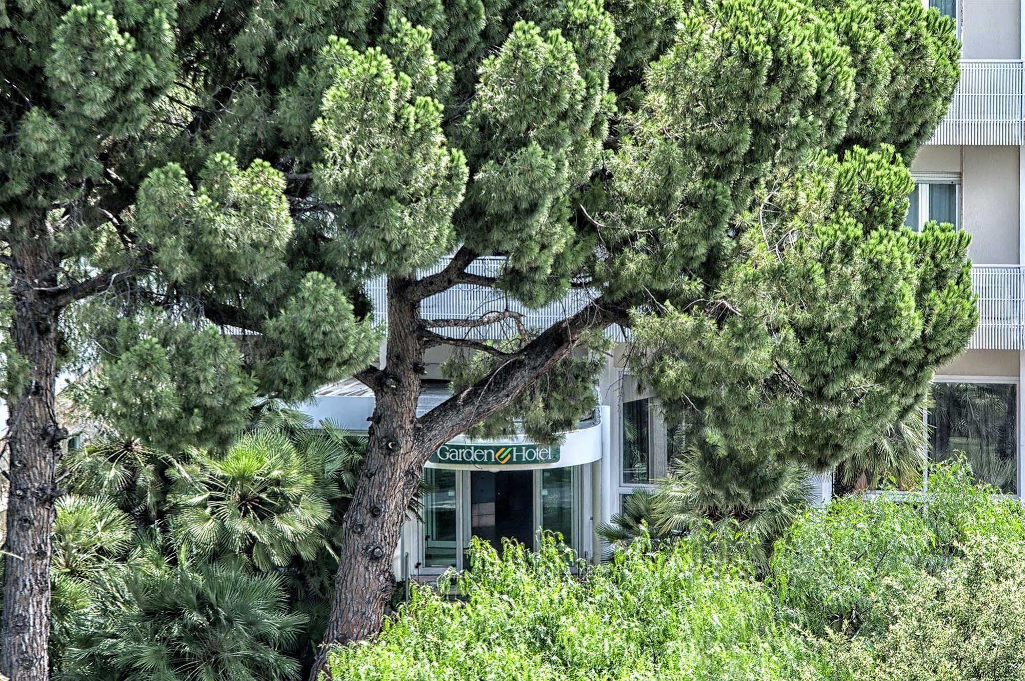 Garden Hotel Мольфетта Экстерьер фото